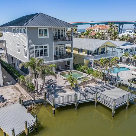 260 Coastal Luxe Retreat- 5Bd 4,5Ba, Pool & Spa, Water Views Home